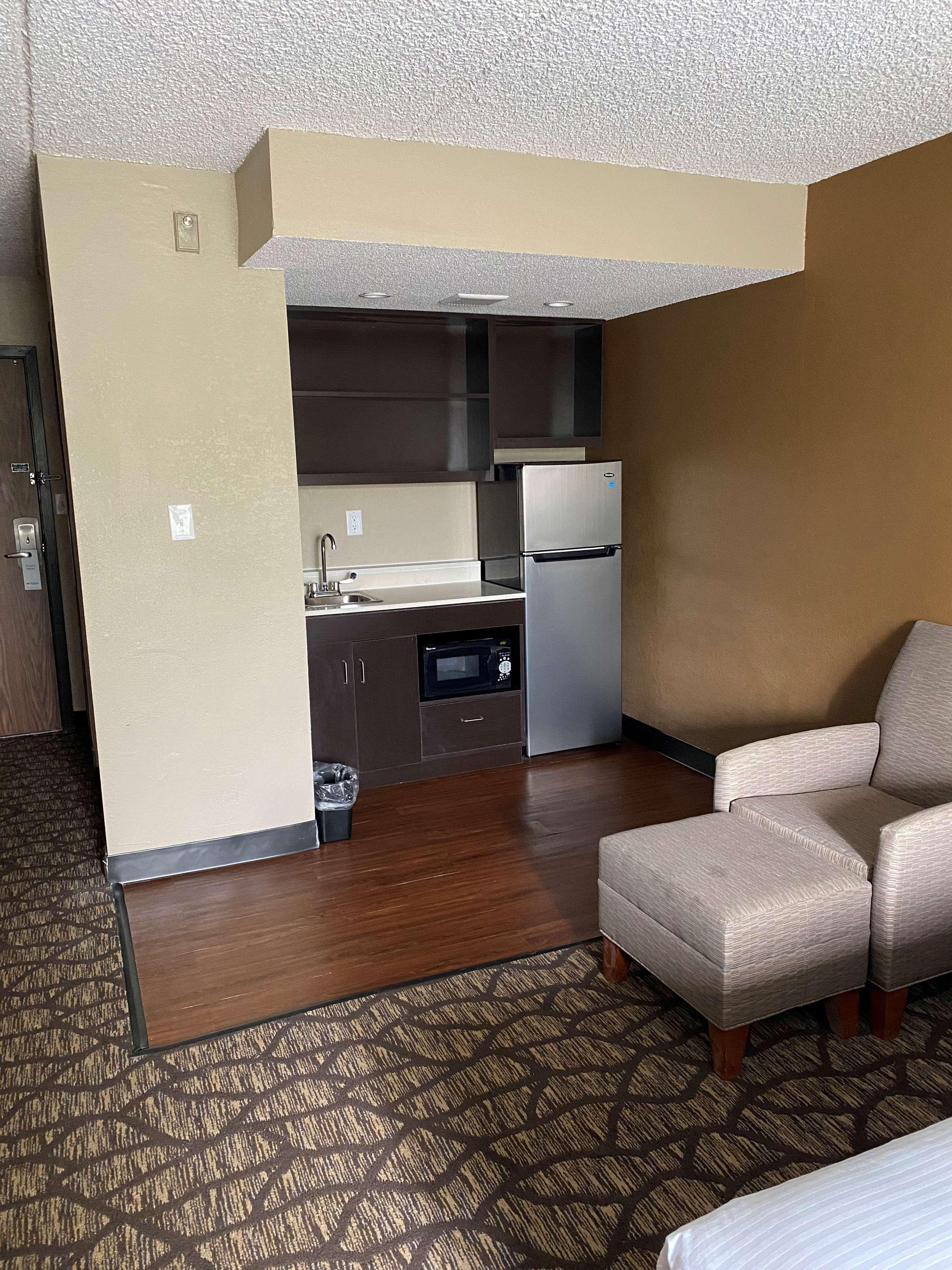 Best Western Detroit Livonia Exterior foto