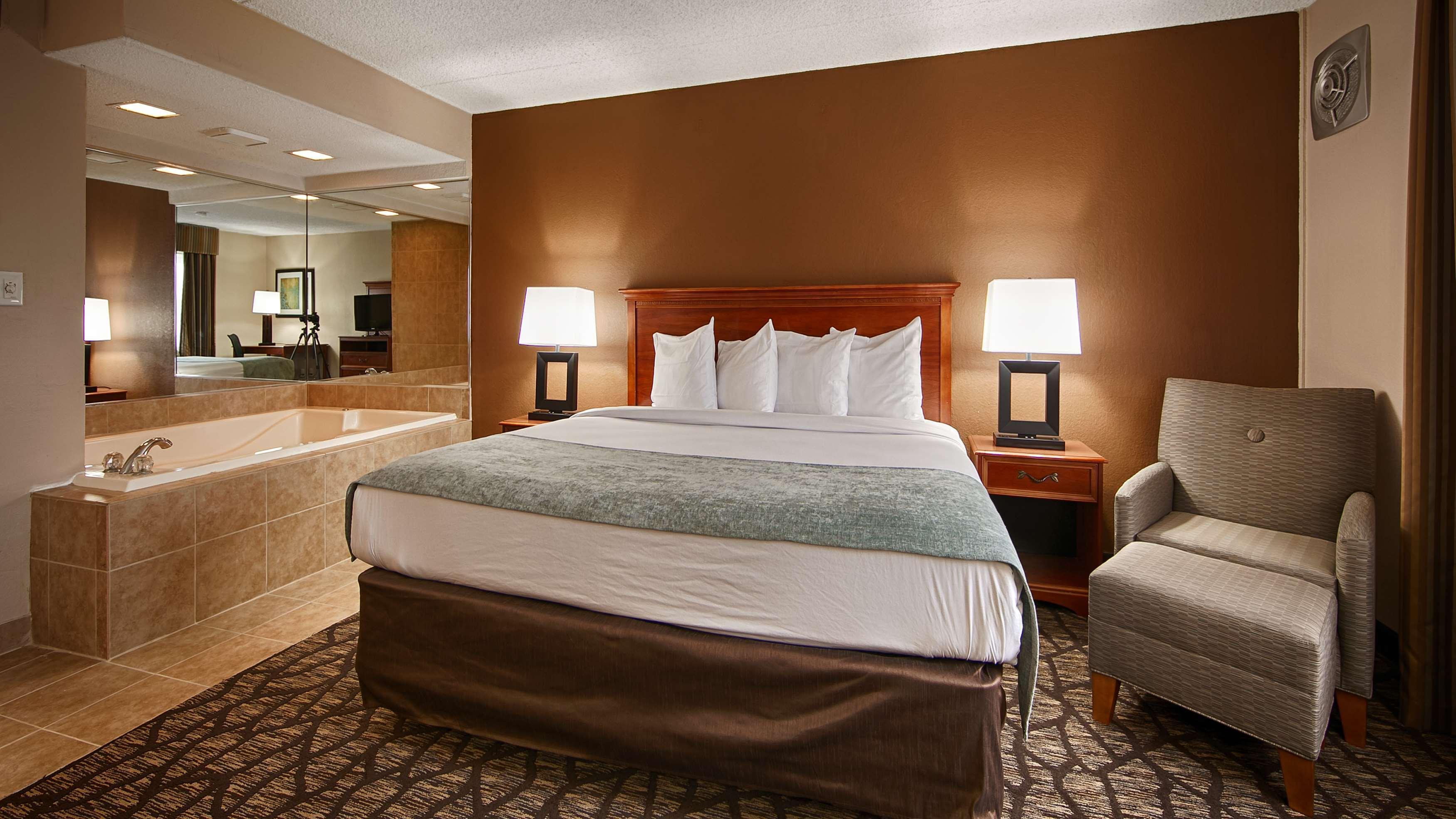 Best Western Detroit Livonia Exterior foto