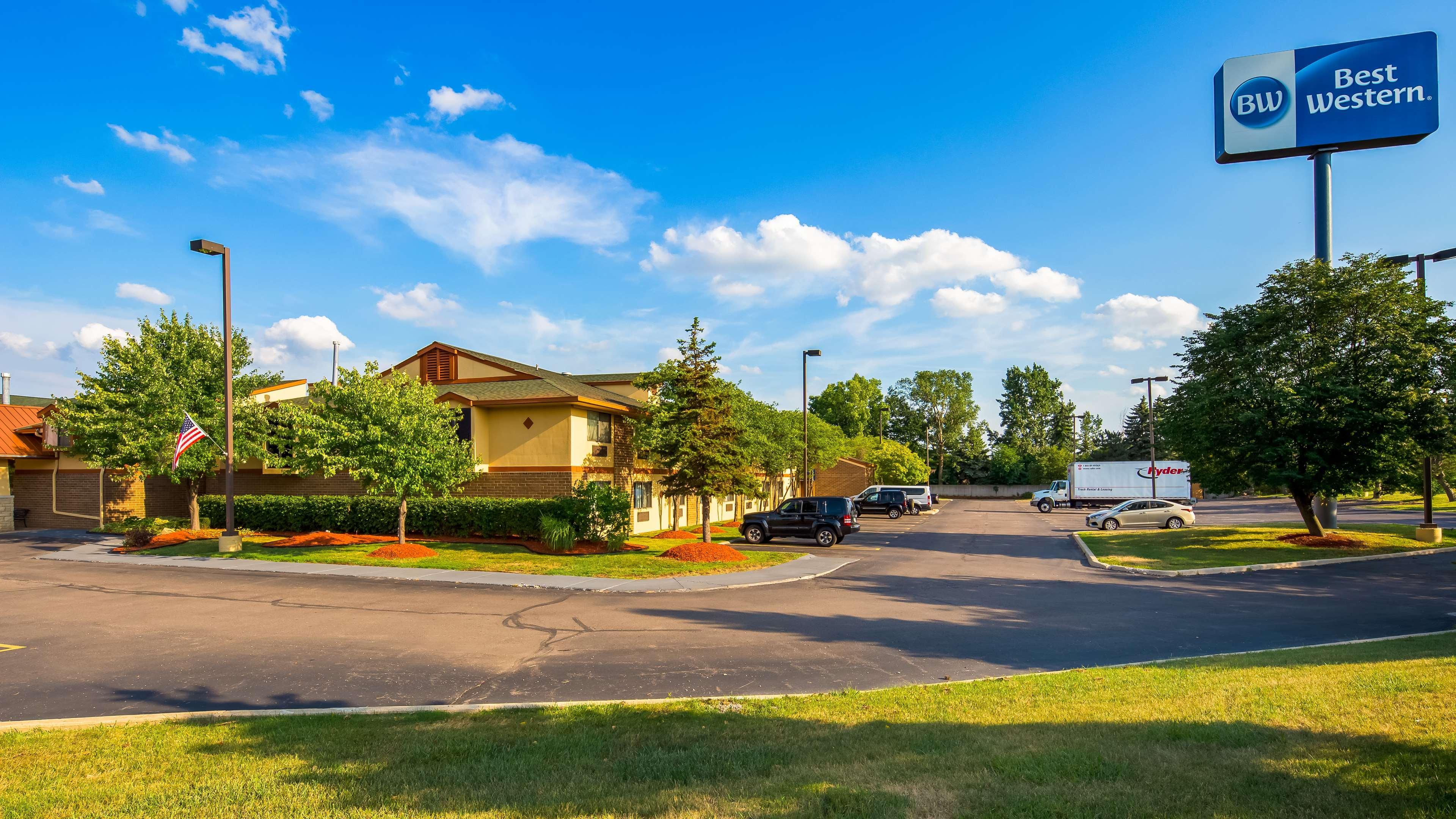 Best Western Detroit Livonia Exterior foto