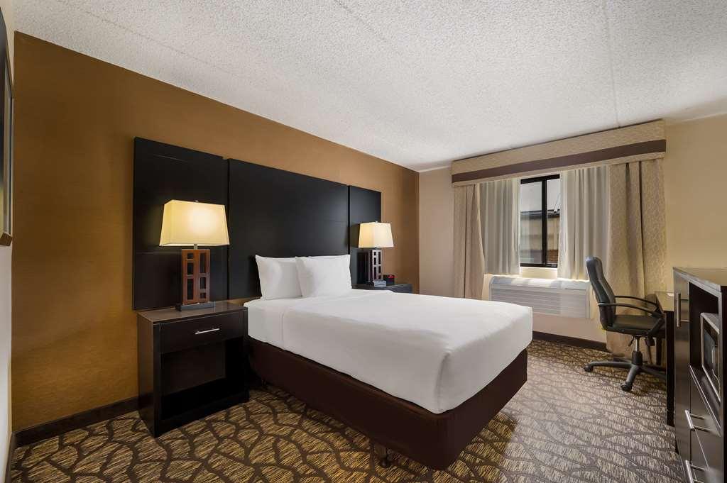 Best Western Detroit Livonia Zimmer foto