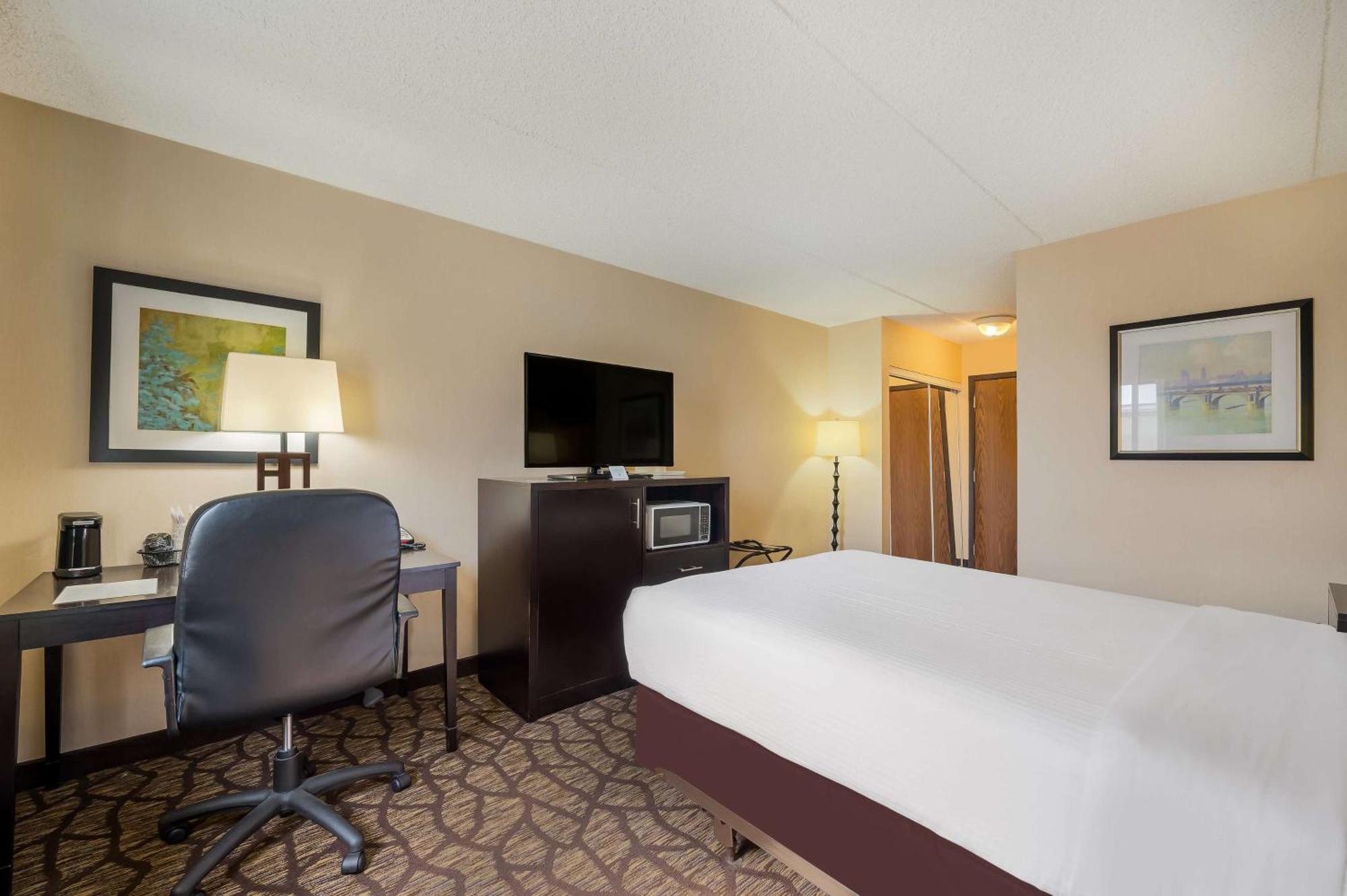 Best Western Detroit Livonia Exterior foto