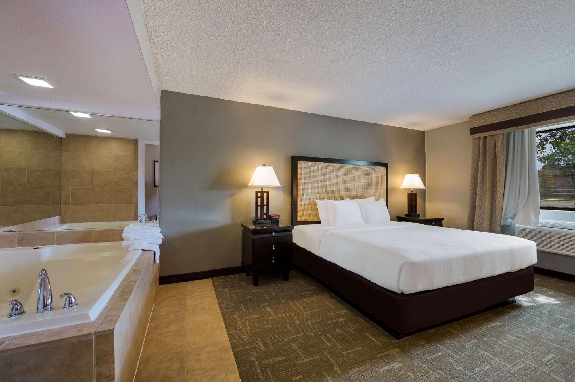 Best Western Detroit Livonia Exterior foto