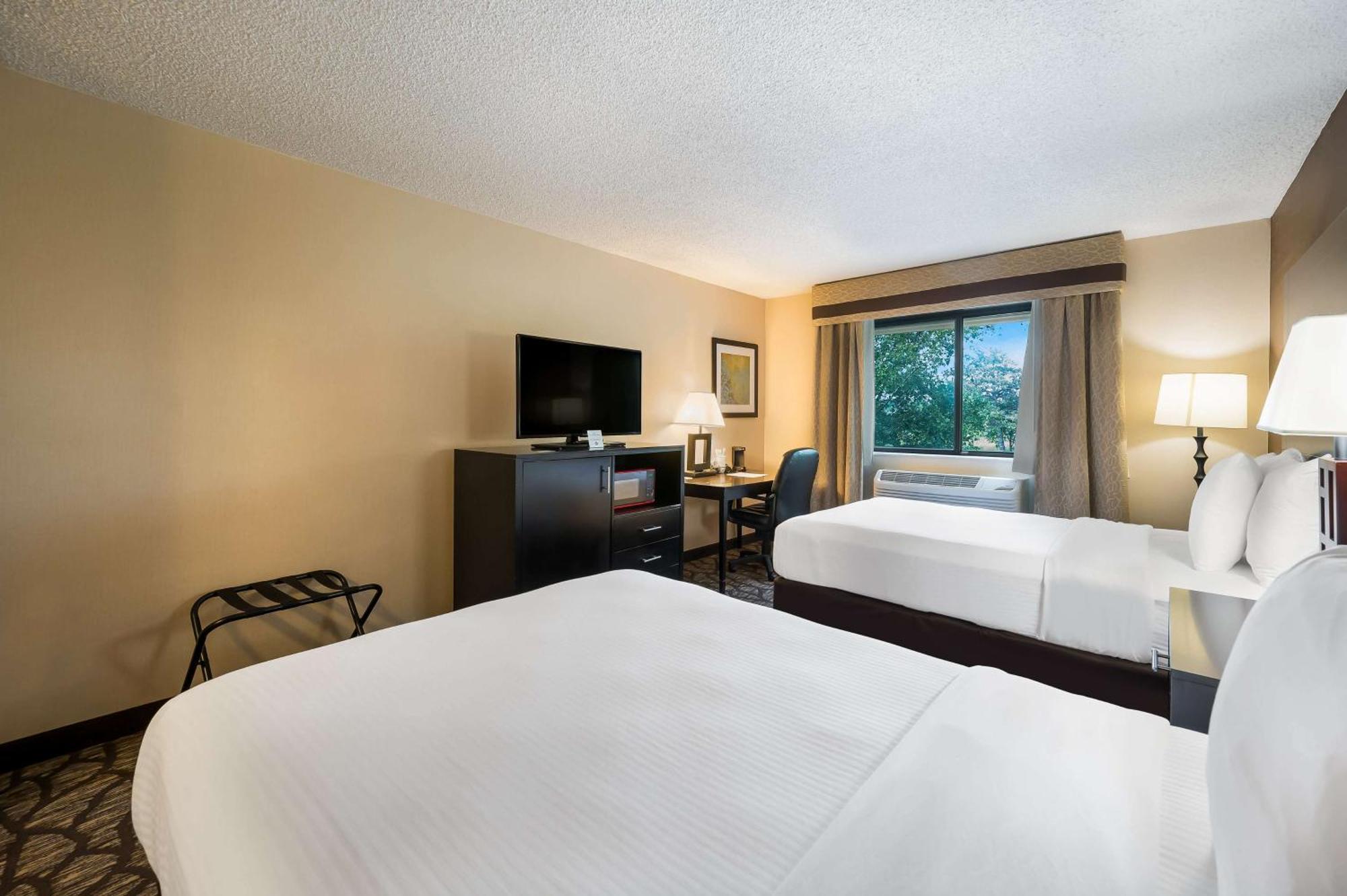 Best Western Detroit Livonia Exterior foto