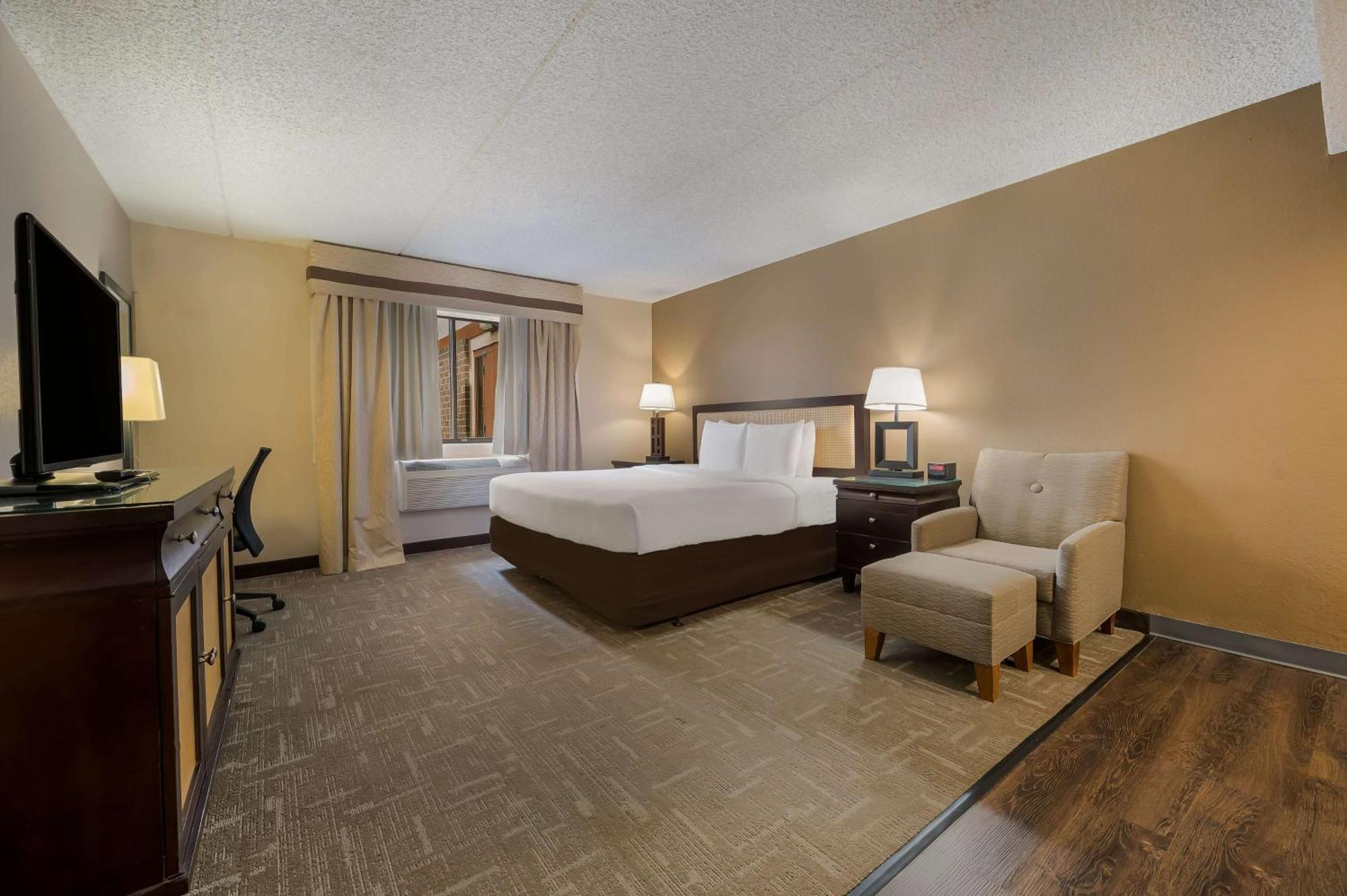 Best Western Detroit Livonia Exterior foto