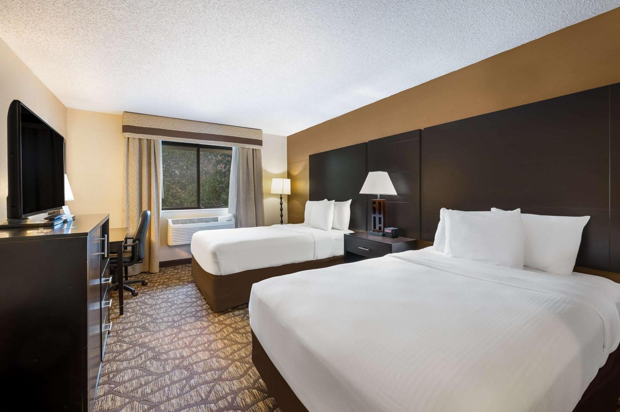 Best Western Detroit Livonia Exterior foto