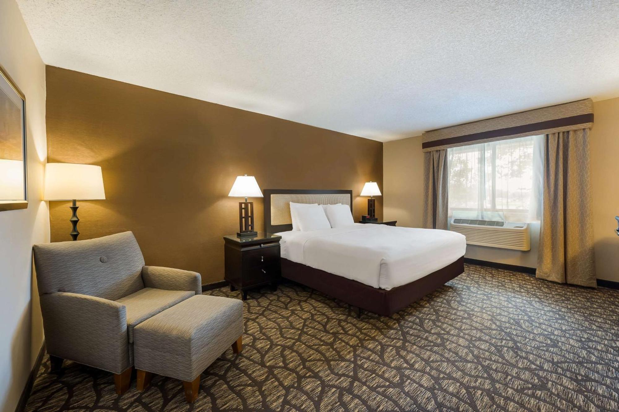 Best Western Detroit Livonia Exterior foto