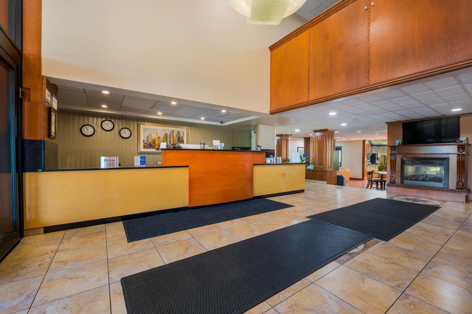Best Western Detroit Livonia Exterior foto