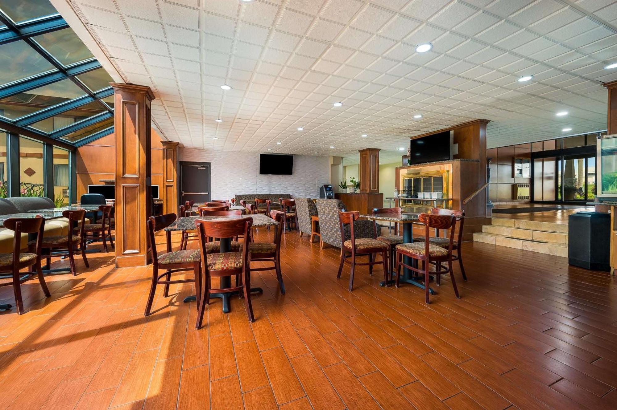 Best Western Detroit Livonia Exterior foto