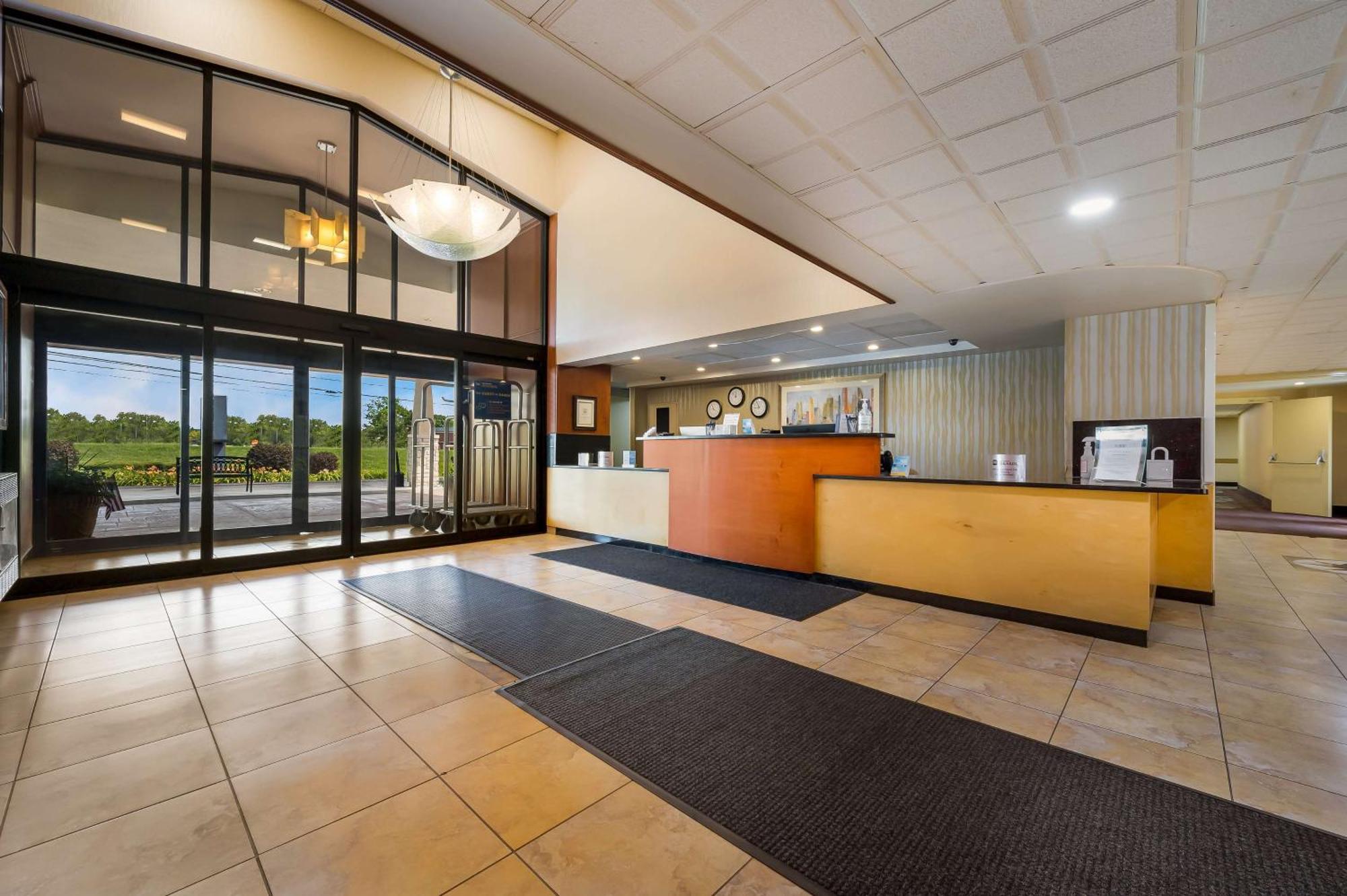Best Western Detroit Livonia Exterior foto